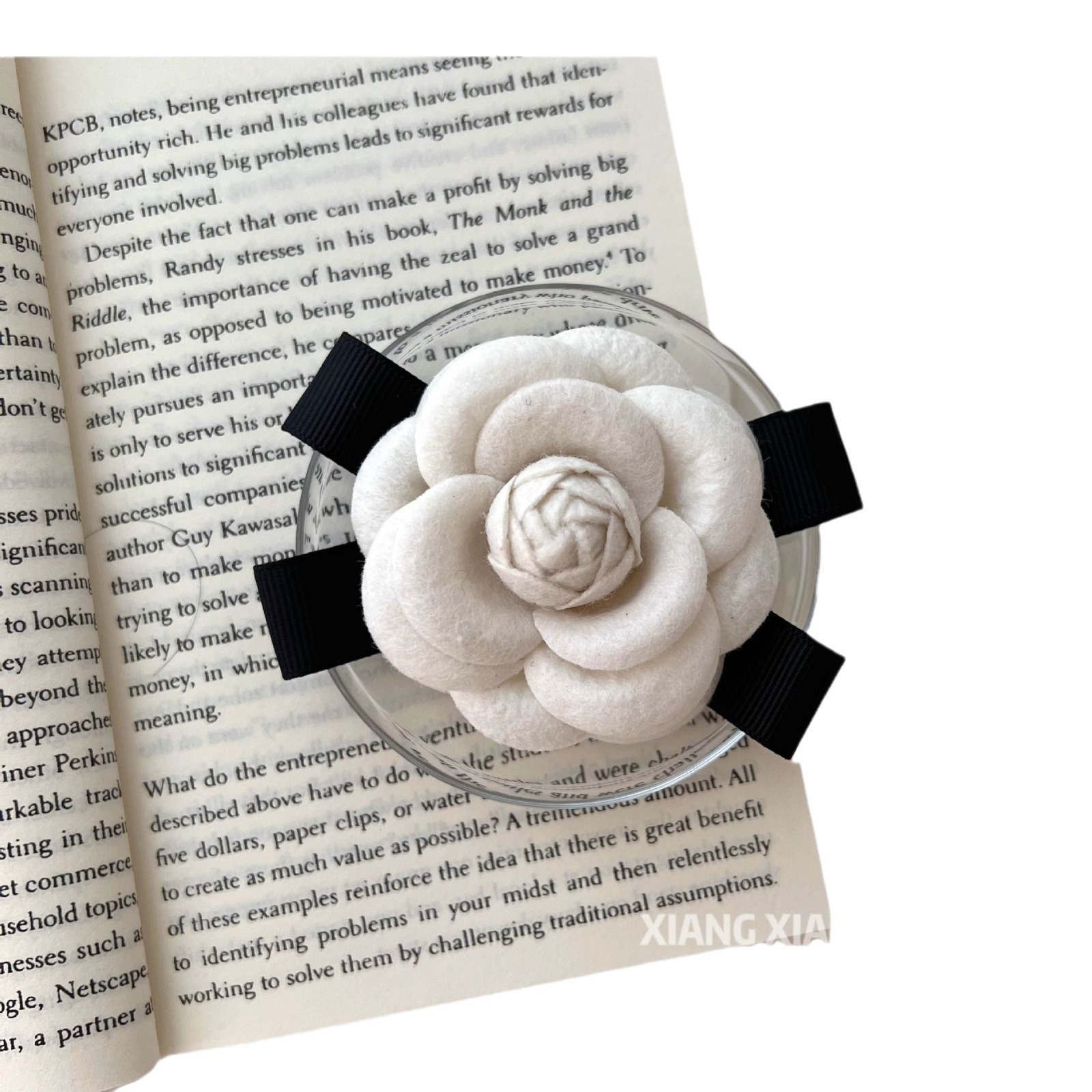 Little fragrant camellia bow brooch, colorful three-dimensional flower pin, woolen coat accessory, bow tie grey Item Picture