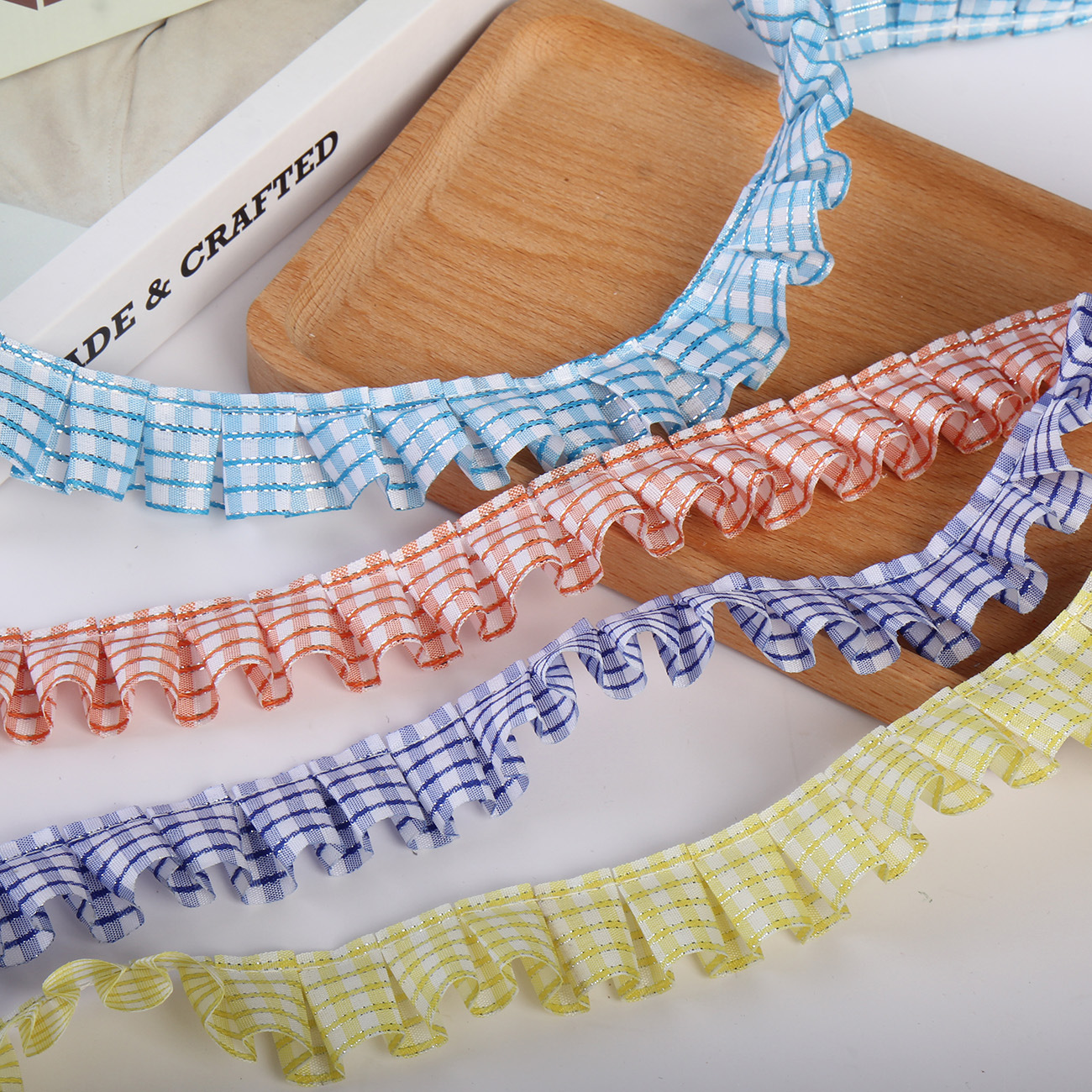 2.5cm silver wire checkered fabric pleated clothing accessories, home decoration toys, handicrafts, home discount lace Specification image