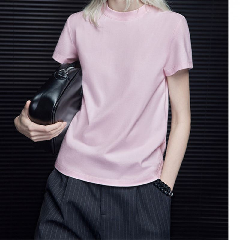 The new pink loose round-neck T-shirt for Spring/Summer 2025 is simple, versatile and unique for daily use details Picture