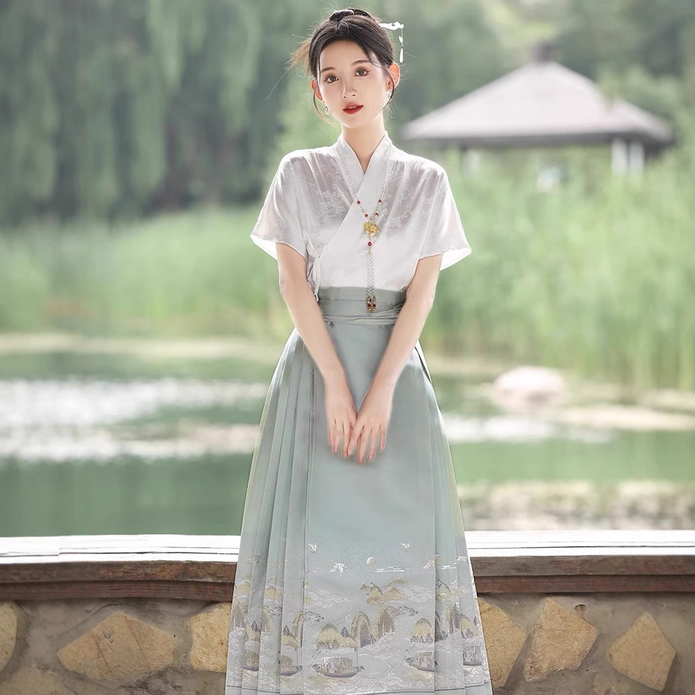 Women's clothing 2025 Summer New Style New Chinese Style improved Chinese style short-sleeved Hanfu Pleated horse face skirt National Trend Two-piece set