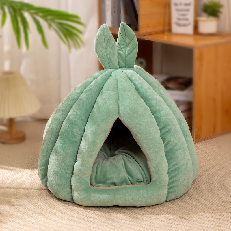 Cat bed for winter warmth, suitable for all seasons, semi-enclosed sleeping, pumpkin for warmth, detachable, plush cat bed, pet bed Application Scenario