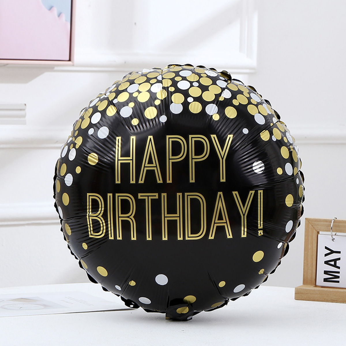 Cross-border English 18-inch round balloon aluminum film balloon powder blue birthday party balloon decoration and arrangement can float in the air Application Scenario