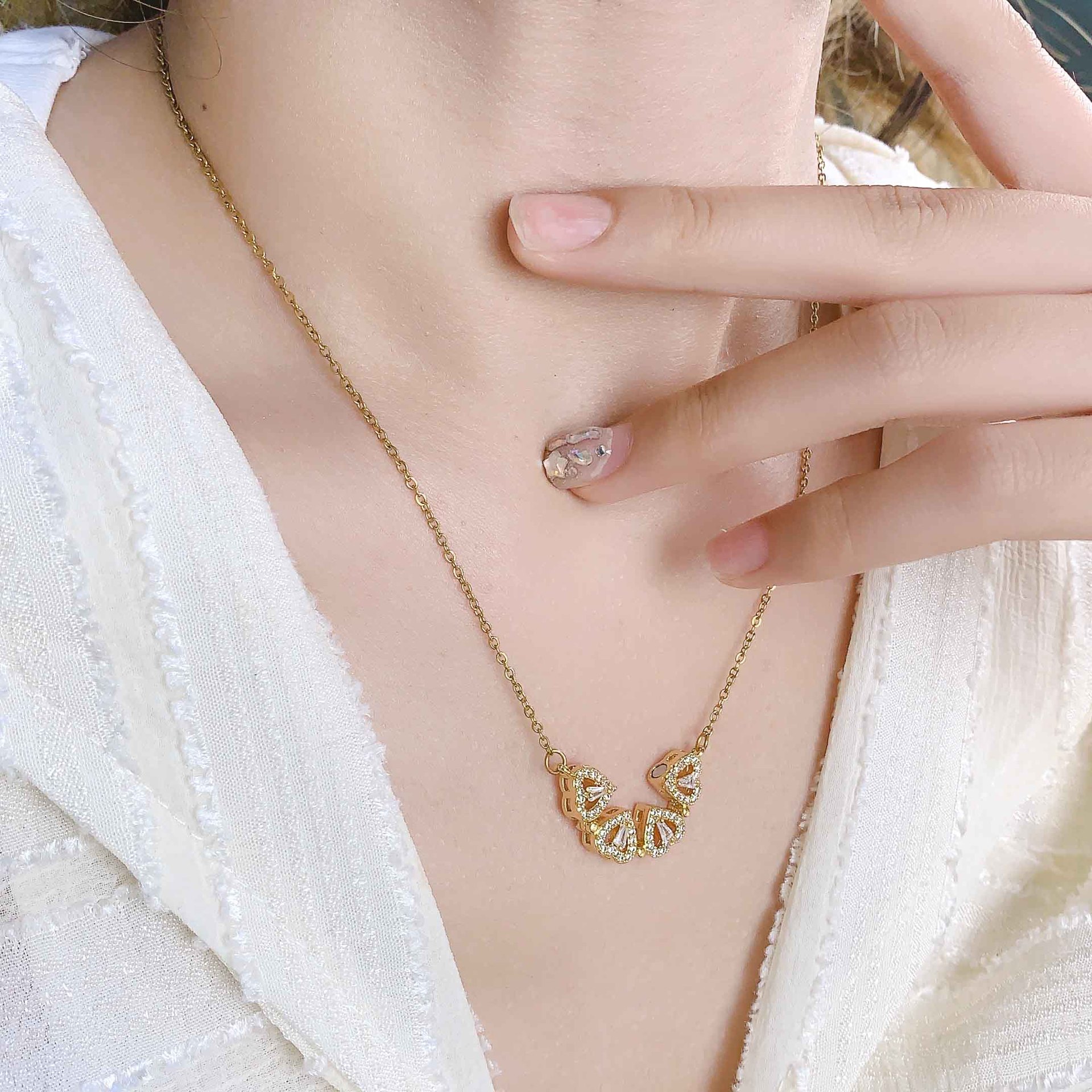 Necklace Jewelry Female Magnet Necklace Open And Close Four-Leaf Flower Niche High-Grade Sense Of Non-Fading Titanium Steel Necklace Love Necklace Specification drawing