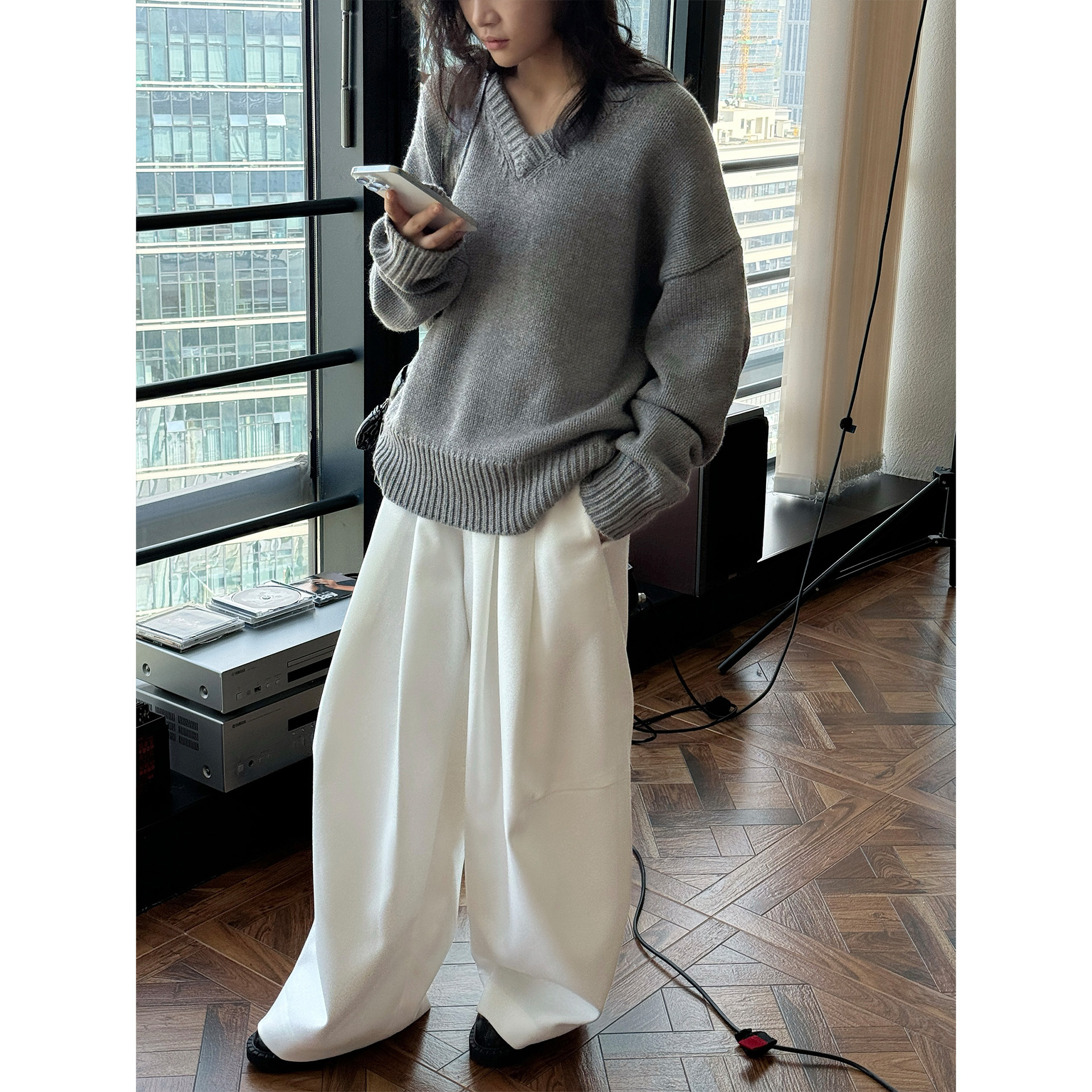 Louvre 2024 Winter New Parisian design commuter wide-leg trousers, crisp and thick, slimming long pants for women Specification image