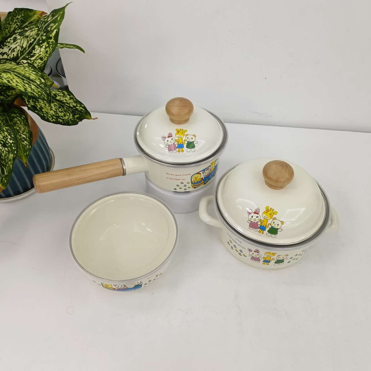 儿童搪瓷烧锅炊具三件套单柄奶锅双汤锅冰碗可爱卡通幸福一家人
