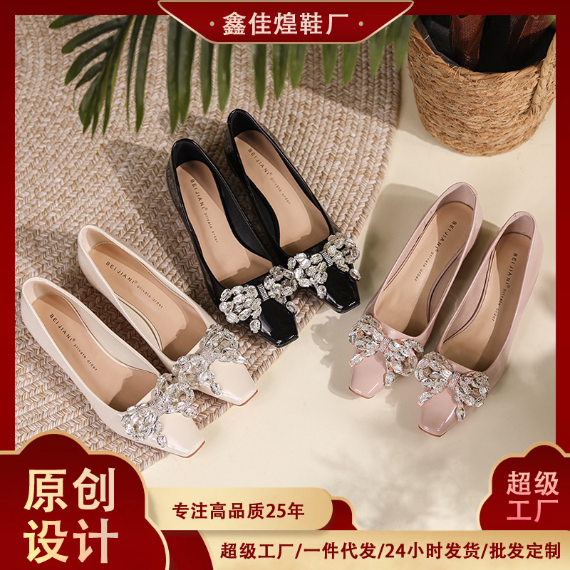 帆布白鞋/拖鞋/女士小高跟鞋/洞洞鞋/高跟凉鞋产品图