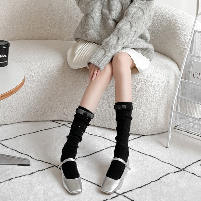 2024 Autumn/Winter new women's calf socks: Korean sequined thick thread patchwork bow decoration long tube pile socks Application Scenario