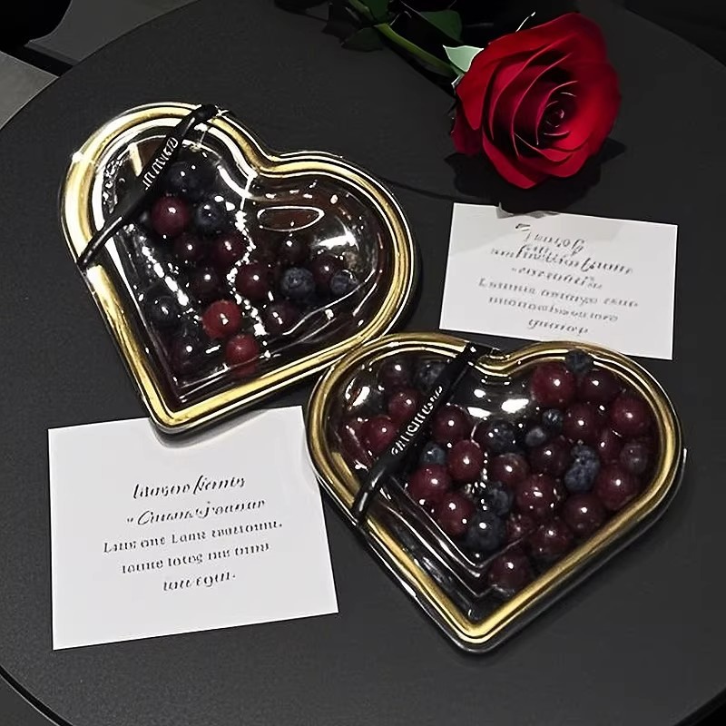 Heart-shaped fruit packing box, strawberry cherry tomato packaging box, cherry fruit cutting box, disposable transparent golden gift box details Picture
