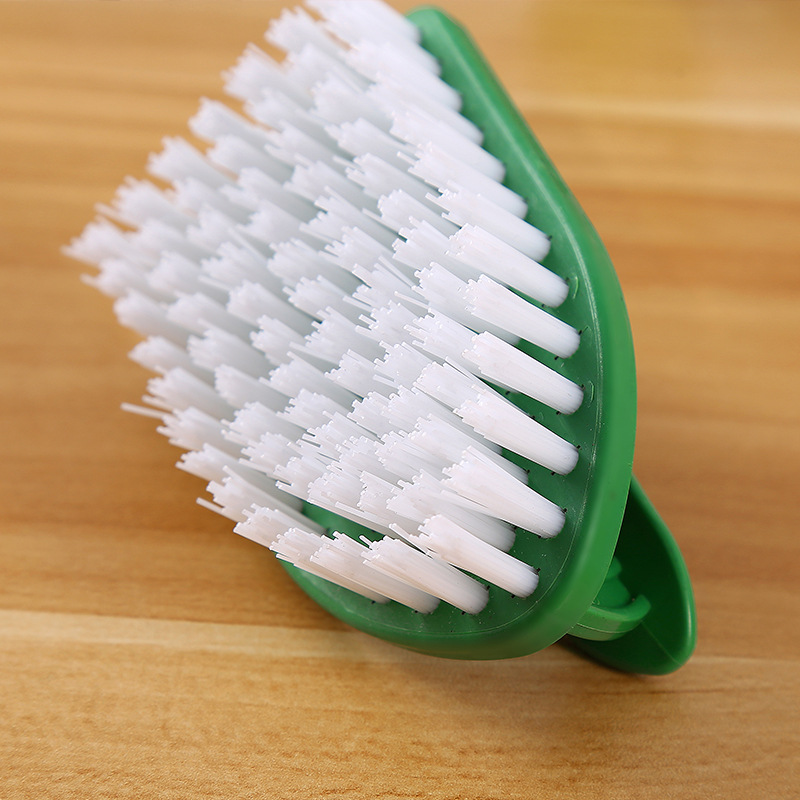 Household small tip stain remover, convenient for cleaning clothes and shoes, simple candy-colored cleaning, hand-held household laundry brush