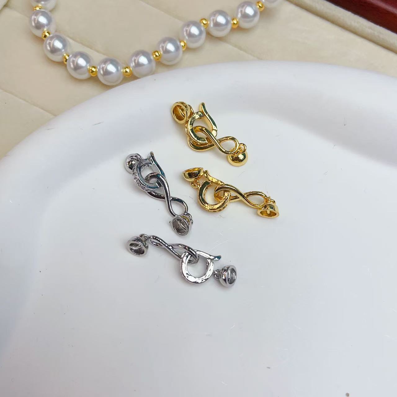 18K gold-plated, color-preserving, zircon 8-shaped beaded OT connection, pearl buckle accessory and jewelry details Picture