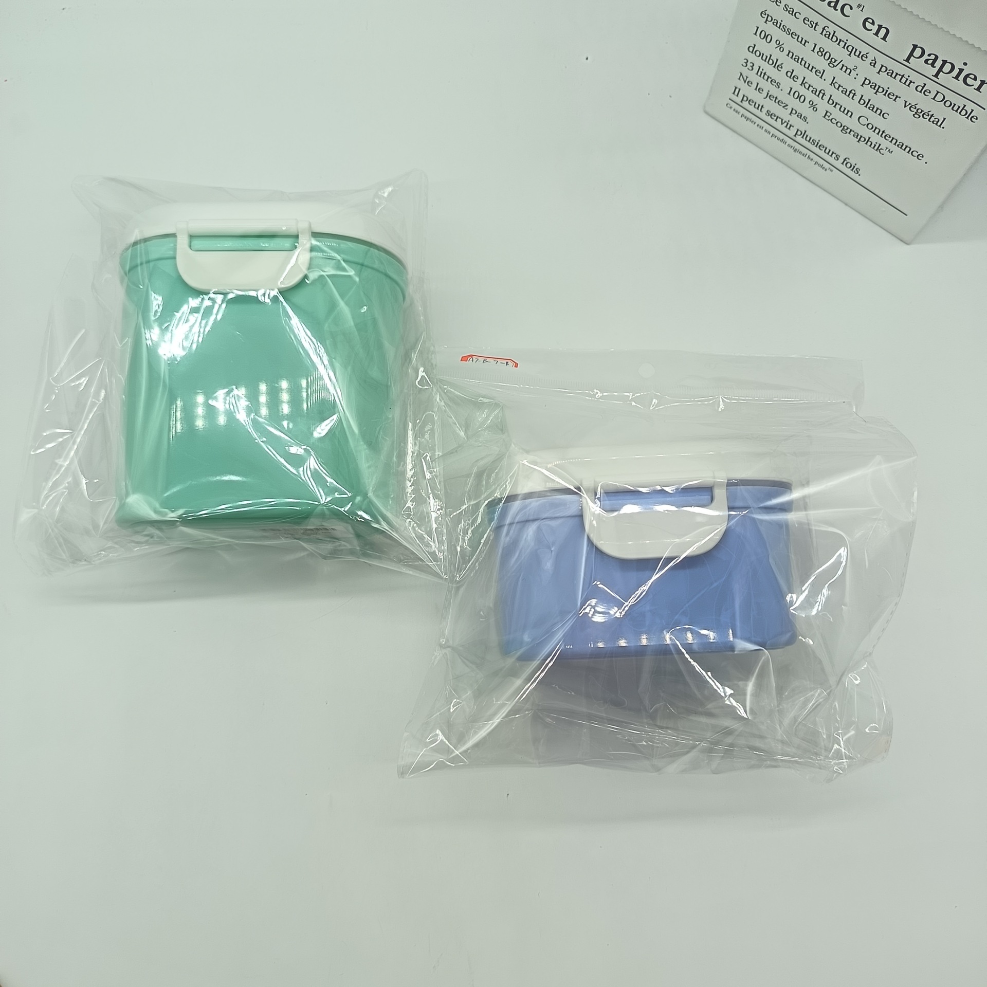 Amazon's best-selling baby milk powder packaging boxes are modern, simple and high-end milk powder cans. They are portable and do not take up much space when going out Application Scenario
