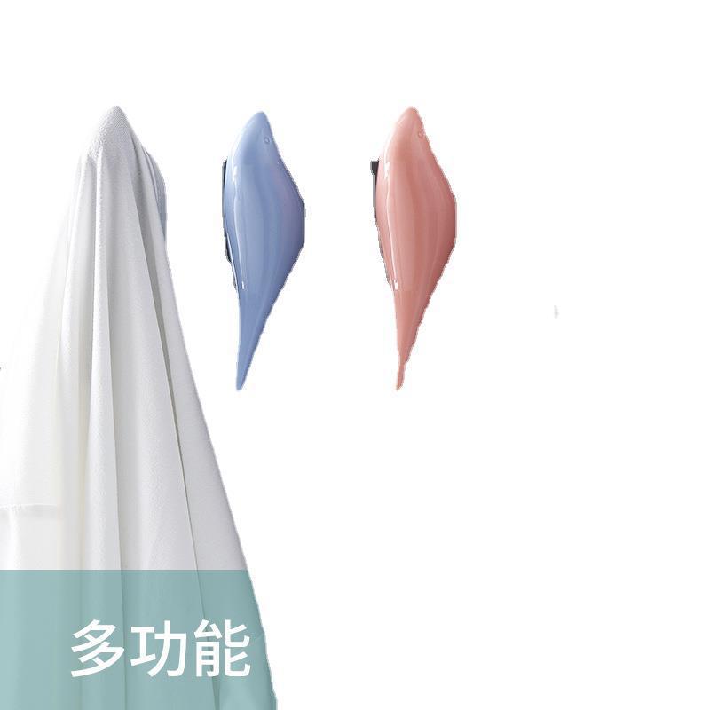 Hook the clothes hook behind the door Item Picture