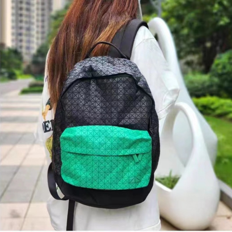 The same geometric diamond-shaped backpack as Miyake, silicone travel backpack, PVC computer bag for both men and women, and student schoolbag Specification image