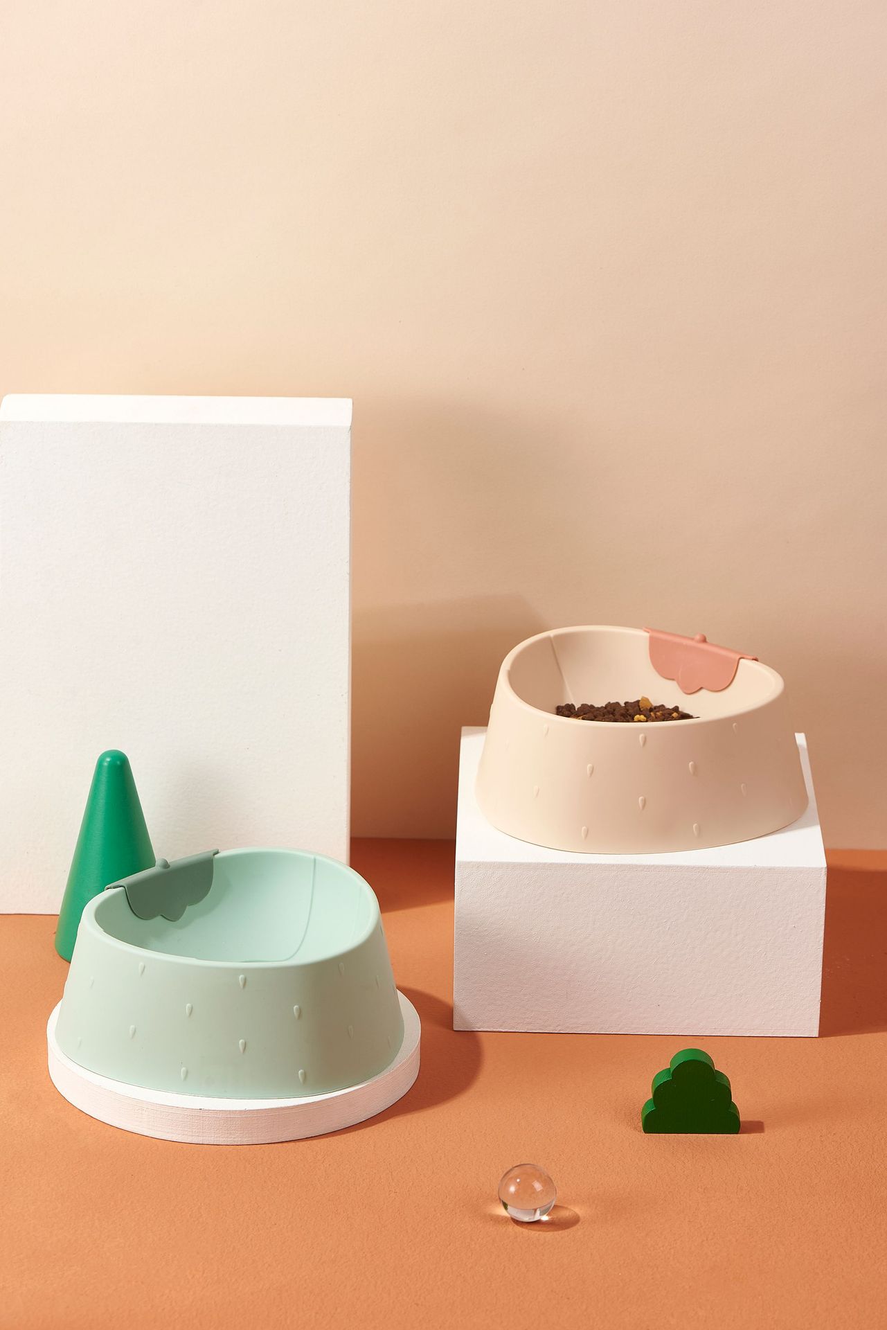 户外玩具/猫玩具/宠物奶瓶/自动感应饮水机宠物/宠物窝产品图