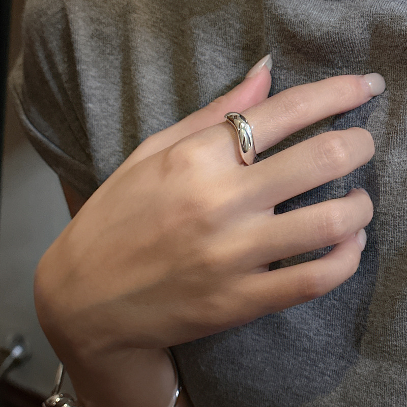 S925 sterling silver Korean version, a niche design with a frosted set ring, wavy texture, simple and fashionable tail ring wholesale Specification image