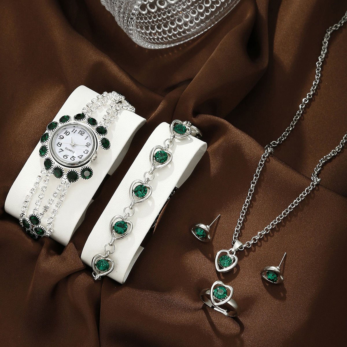 Diamantes diamantes de lujo atmósfera pulsera de pulsera reloj versión coreana esfera redonda personalidad japonés mujeres strass conjunto de joyería Specification image