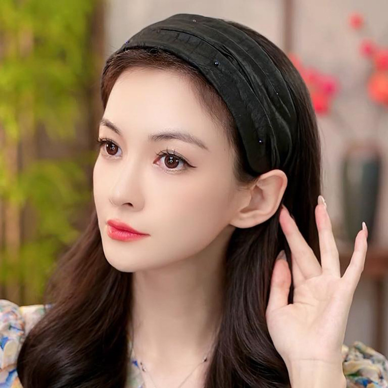 The Chinese-style wide-brimmed hairband fabric is simple, fashionable and stylish. The hairpin can cover white hair, and the headband can press the hair and wash the face. It is a ethnic-style headwear Specification image