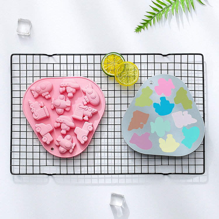 Spot 10 Even Sea, Land And Air Transport Model Silicone Mold Cake Chocolate Mold Drop Glue Mold Application Scenario