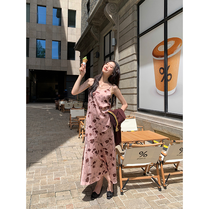 女装/针织连衣裙/慵懒风连衣裙夏季/法式女装/小清新吊带裙产品图