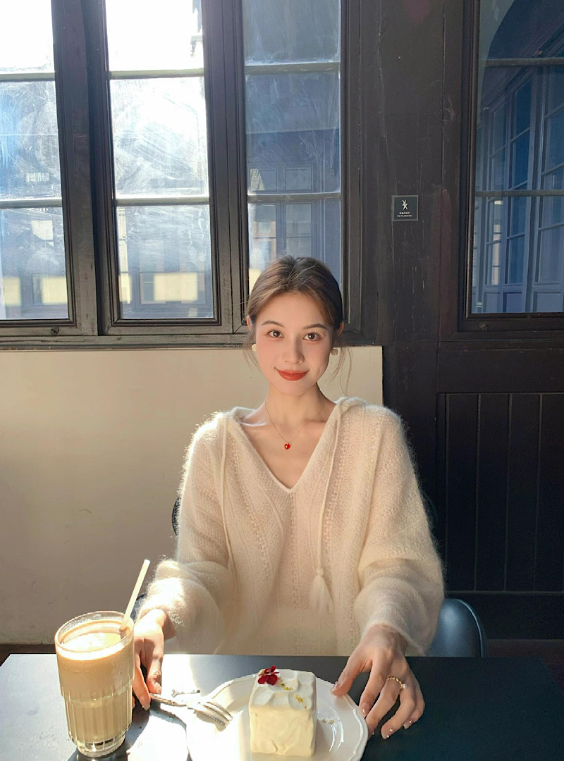 松弛感仿绵羊毛V领套头针织衫女秋季2024新款慵懒风宽松纯色上衣