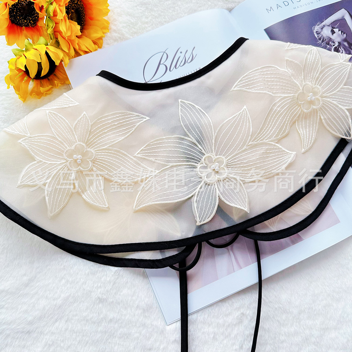 Three-dimensional flower black fringed collar women's clothing accessories Application Scenario