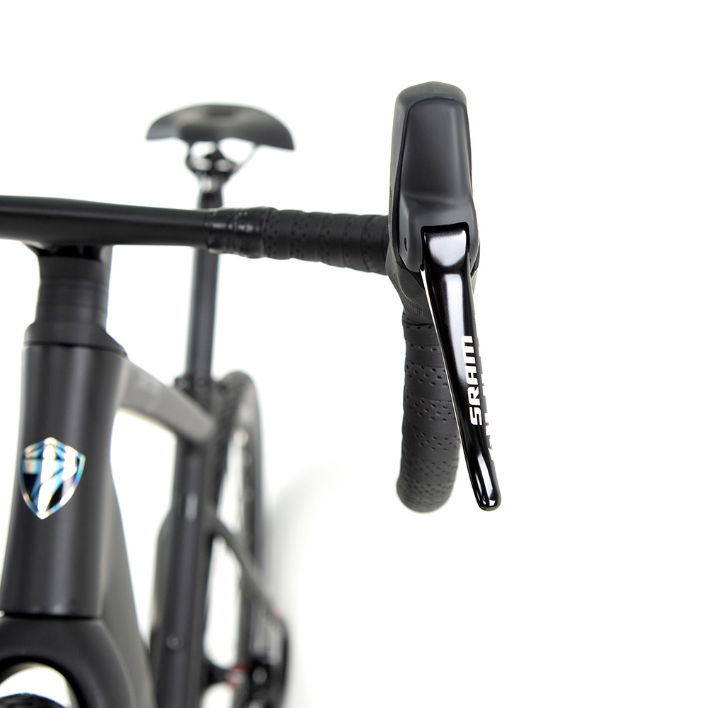 Youdaoplaceholder0 Gravel-V1 Carbon Fiber Road Bike 11-Speed Oil Disc Gravel Road Bike Melon Bike Application Scenario