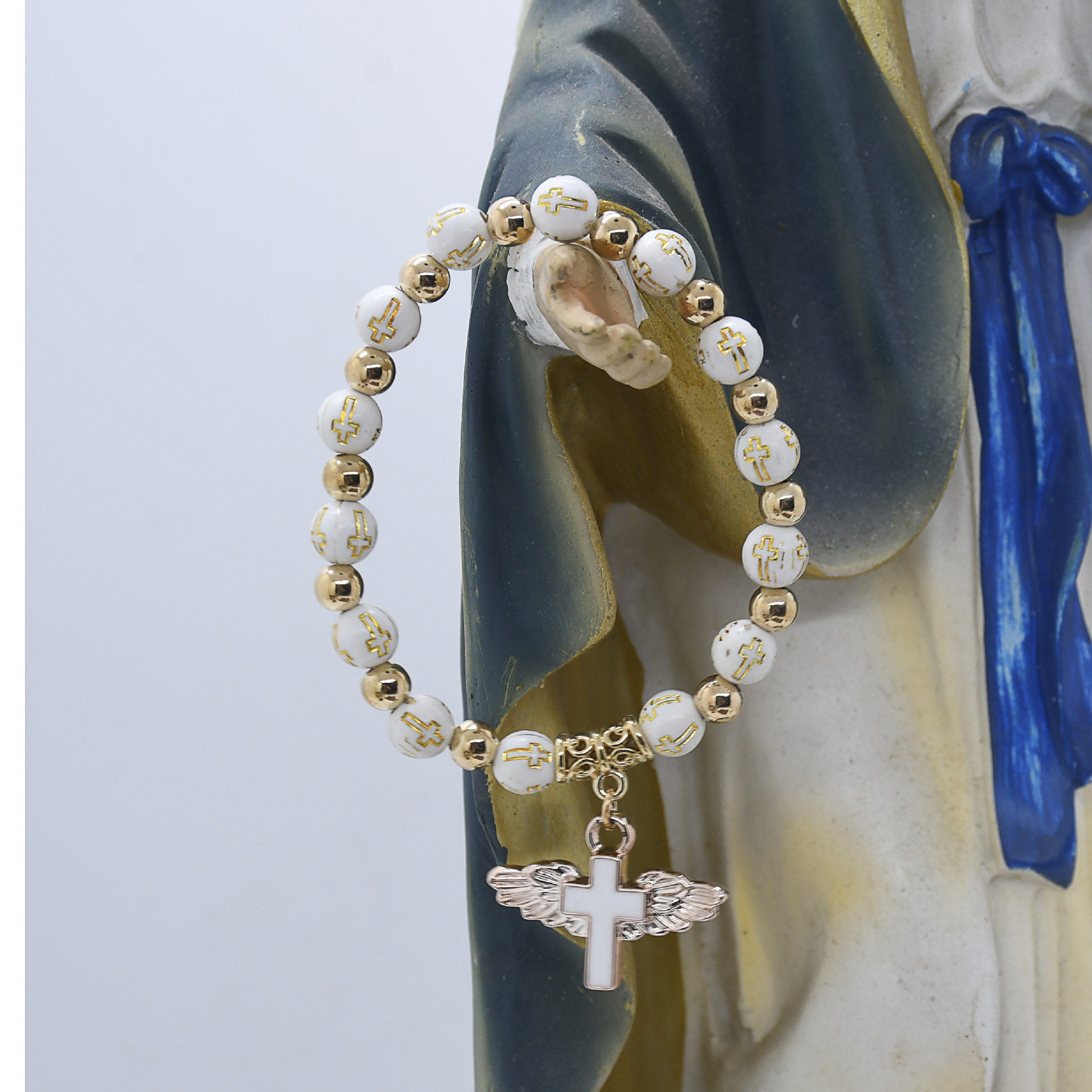 Foreign trade cross-border e-commerce Angel Cross bracelet bracelet, golden Cross beads, cross jewelry, Baptism beads, rose Specification image