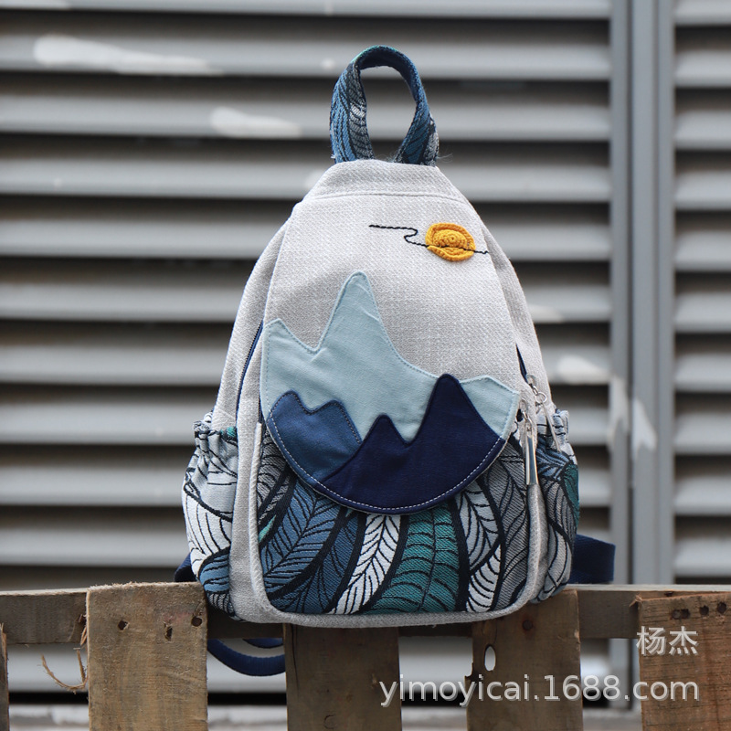 文艺国潮布艺双肩背包休闲小款多层女包风景画帆布旅行包民族特色