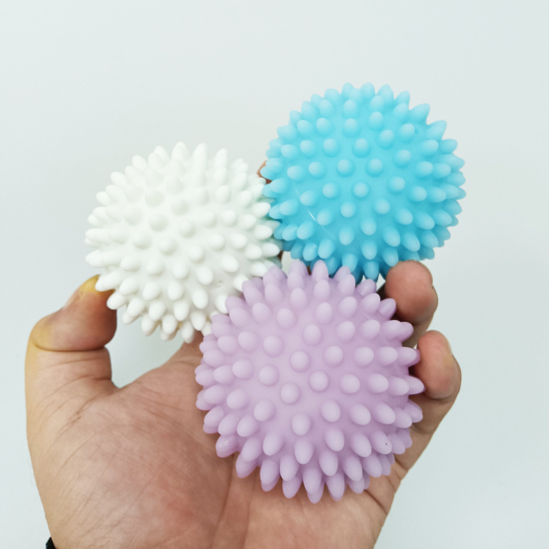 Extra-Large Washing Machine Laundry Ball Decontamination Anti-Winding Pvc Clothing Cleaning Ball Hedgehog Ball Magic Washing Ball Wholesale Application Scenario