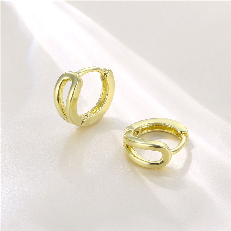 Copper Plated 18K Gold Simple And Compact Hollow Earbuckle Hipster Female Ins Cold Wind Earrings Korean Network Red Hip Hop Earrings Female Popular Jewelry Fashion Earrings Korean Version Specification drawing