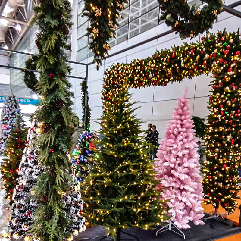 Eight Function Male And Female Low-Voltage Light String Waterproof Tree Light Project Lighting Decorative Lights Christmas Lights Spot Wholesale Application Scenario