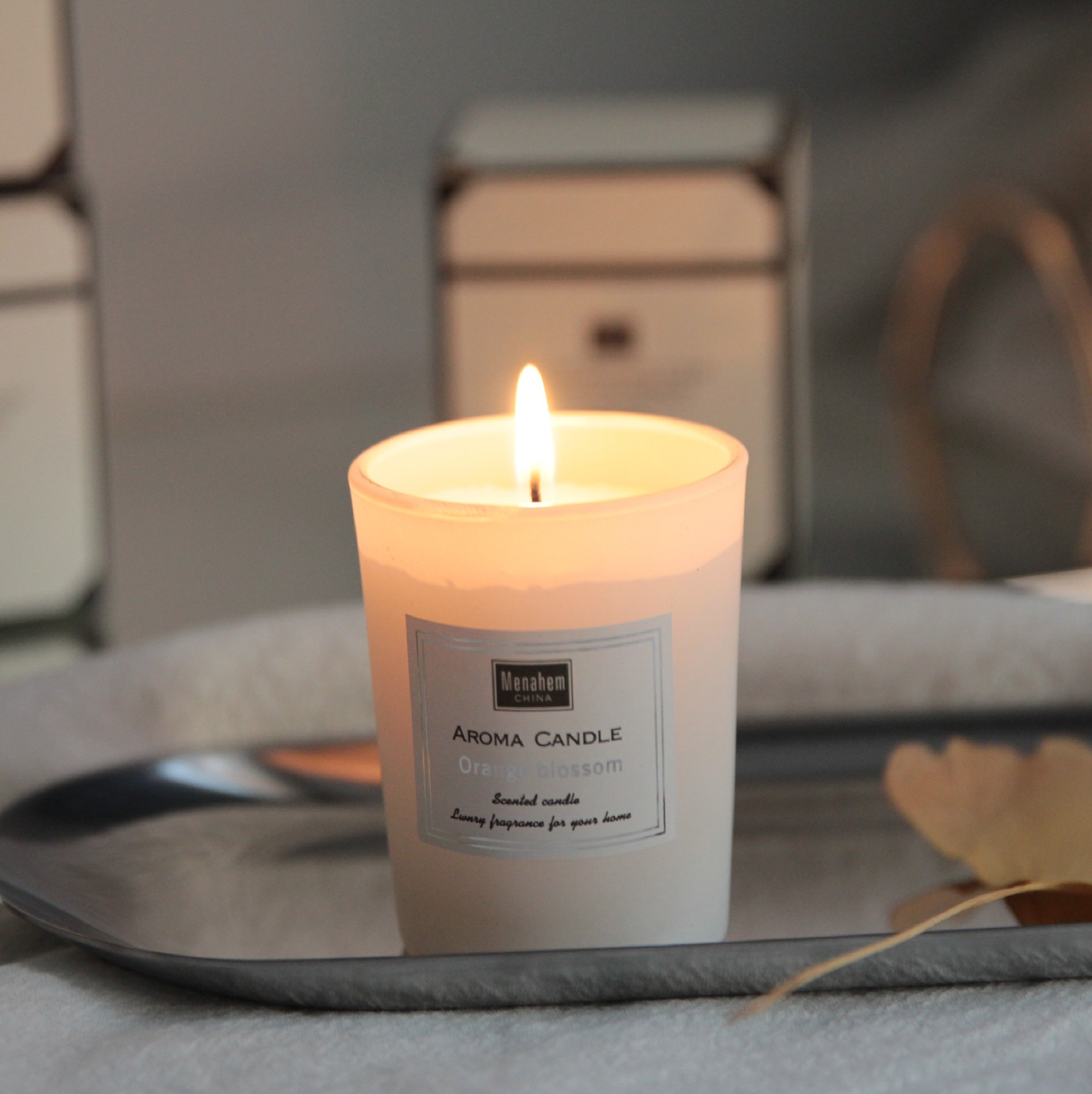 Manufacturers directly provide three color glass scented candle smokeless fragrance soy wax scented candle with hand gift Application Scenario