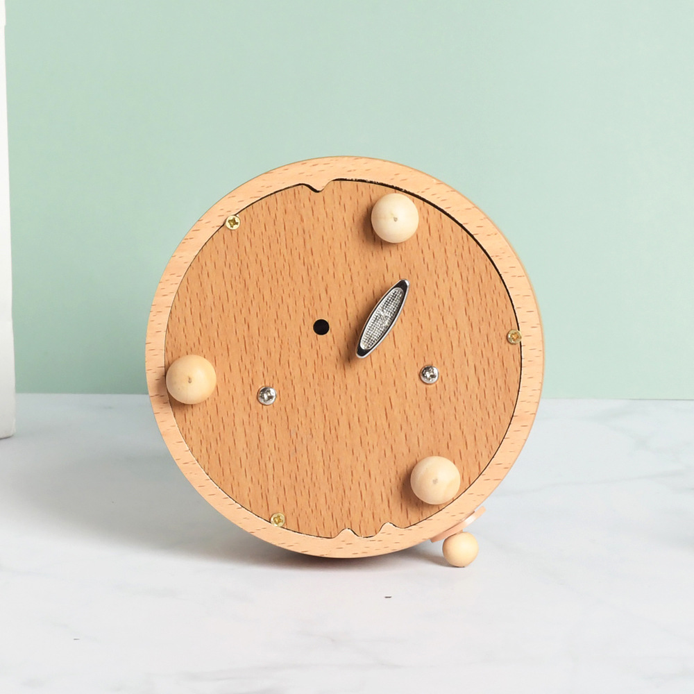 Factory stock Christmas and holiday gifts, music boxes, snowflake music boxes, wooden handicrafts, home ornaments, European style Application Scenario