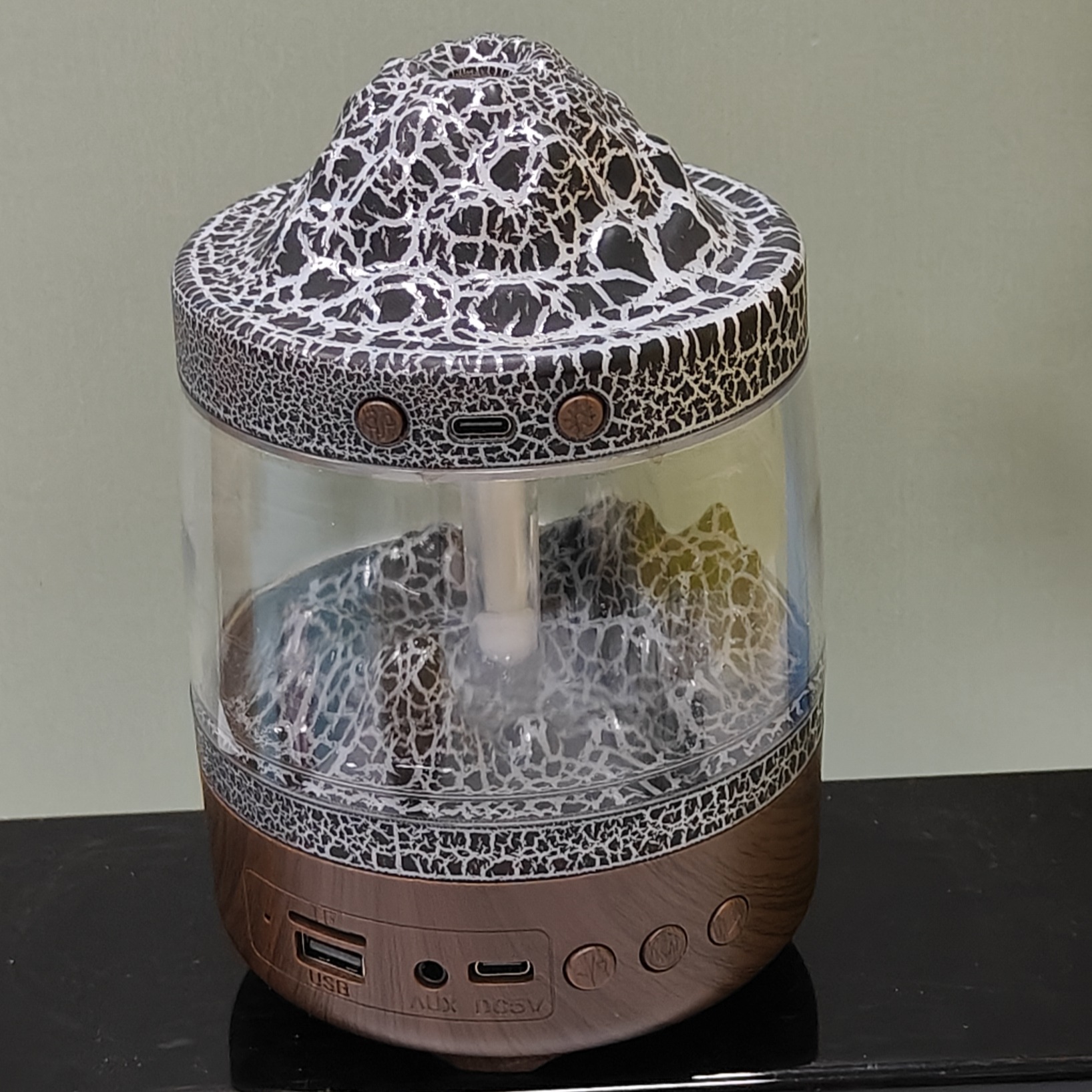 The new cracked wood grain Bluetooth audio humidifier and aroma diffuser is a portable home and office aroma diffuser humidifier Application Scenario
