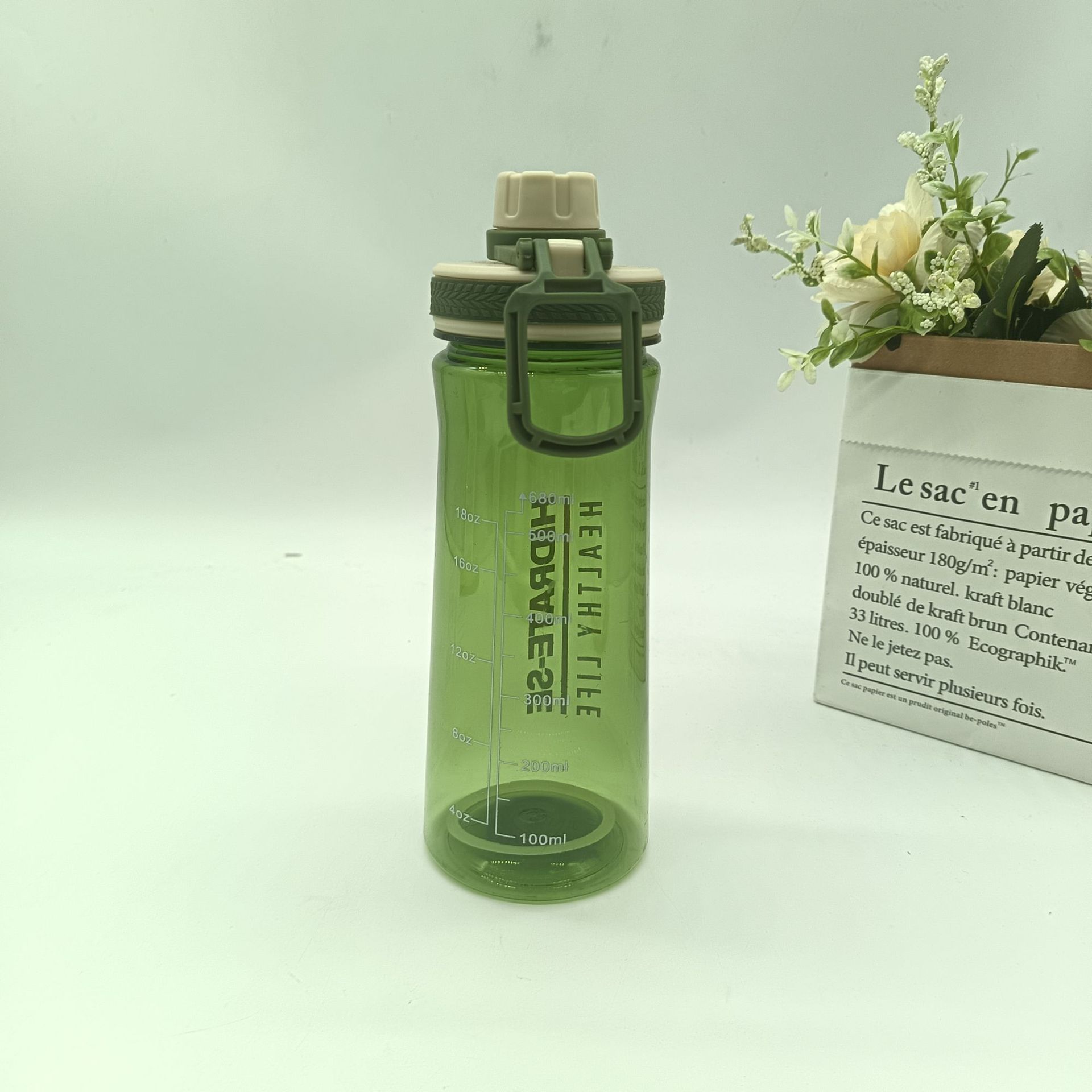 Minimalist sports water cup, portable plastic water cup for male and female students, shockproof and portable outdoor sports cup full figure