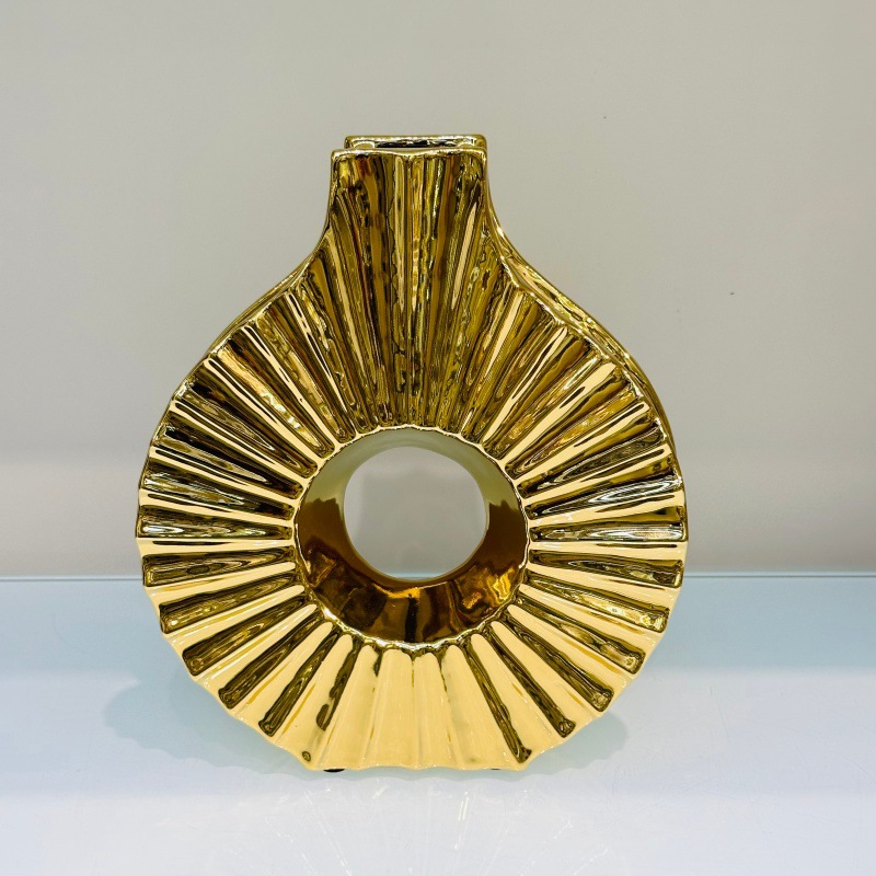 Factory direct sales of modern and simple conch resin vases, cross-border home decorations, exquisite flower arrangements, and handcrafted decorations details Picture