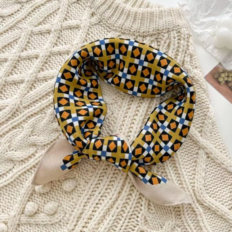 Women's Spring And Autumn Fashion Printed Velvet Cross Border Straight Casual Silk Scarf 70Cm Retro Square details Picture
