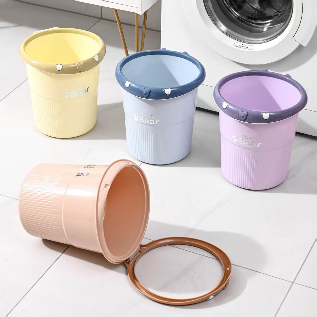 Fresh cartoon thickened and enlarged household trash cans, living room, bathroom, kitchen, bedroom wastebaskets, factory direct sales Application Scenario