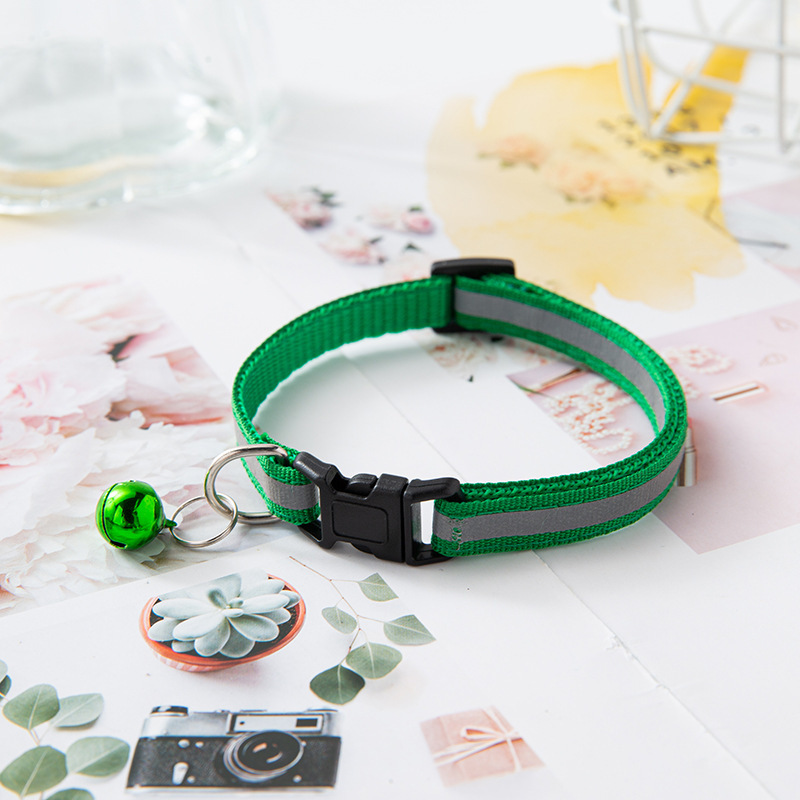 The cat buckle collar pulls the collar Specification image