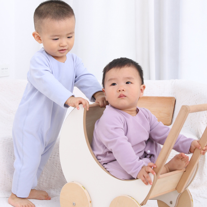 婴儿服装连体产品图