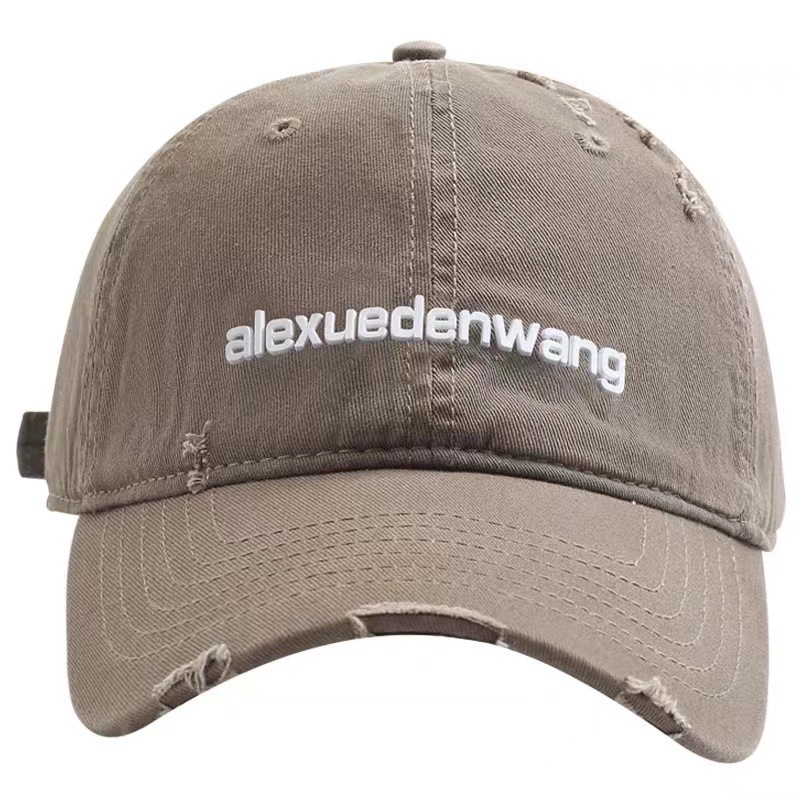New washable, ripped and aged baseball cap for women on Instagram, trendy and individualized soft top Korean couple casual and versatile baseball caps Item Picture