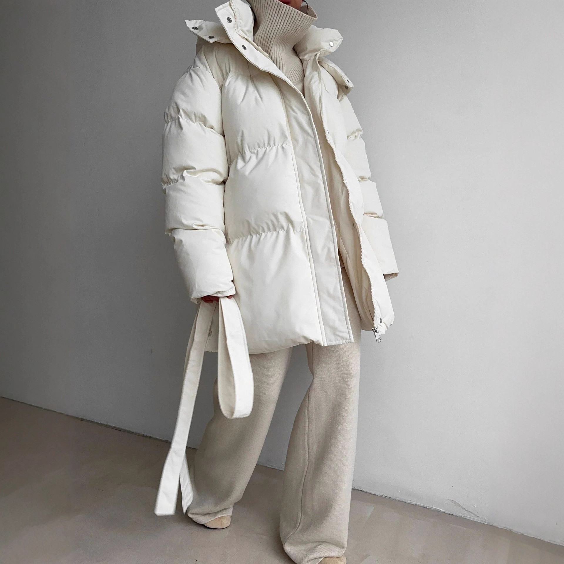 European and American style 2025 casual waist-cinching slimming hooded mid-length bread cotton-padded jacket for women, thickened cotton-padded jacket jacket in brown Application Scenario