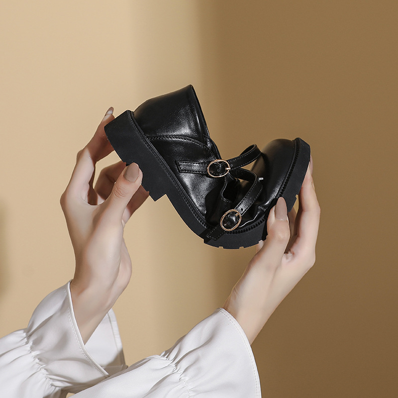 Round Head Small Leather Shoes For Women 2023 New Japanese Preppy Style Jk Uniform Single Shoes For Women Flat British Mary Jane Women's Shoes Application Scenario
