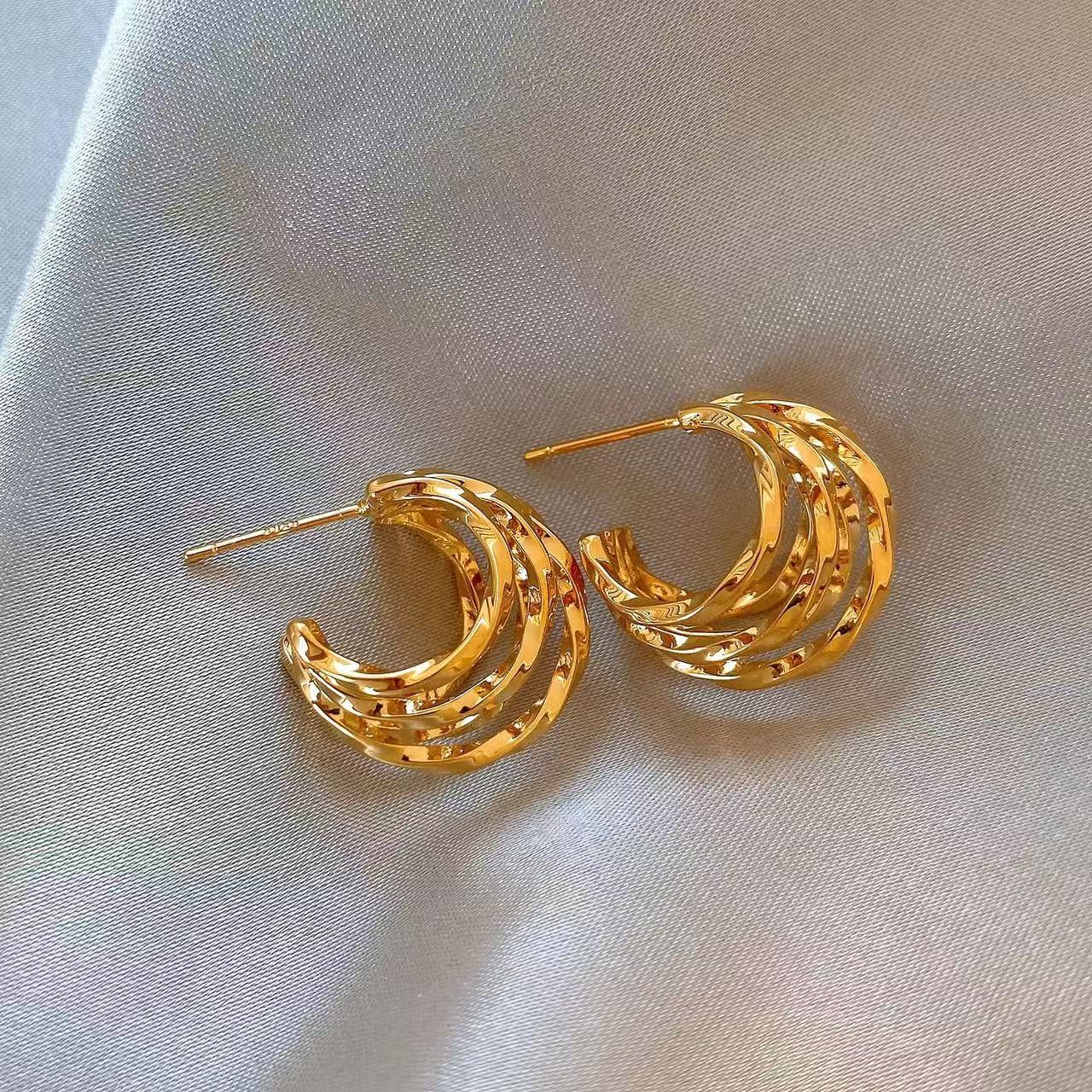 Golden silver ring earrings with large rings for women, a light luxury and high-end look. Light luxury and fashionable, hot-selling plain ring earrings wholesale Specification image