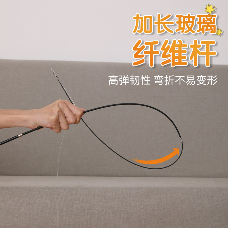 The cat toy stick has a telescopic rod that is 1.8 meters long and has four sections. It is a long rod for cats with replaceable heads and is a self-entertaining toy for wholesale Application Scenario