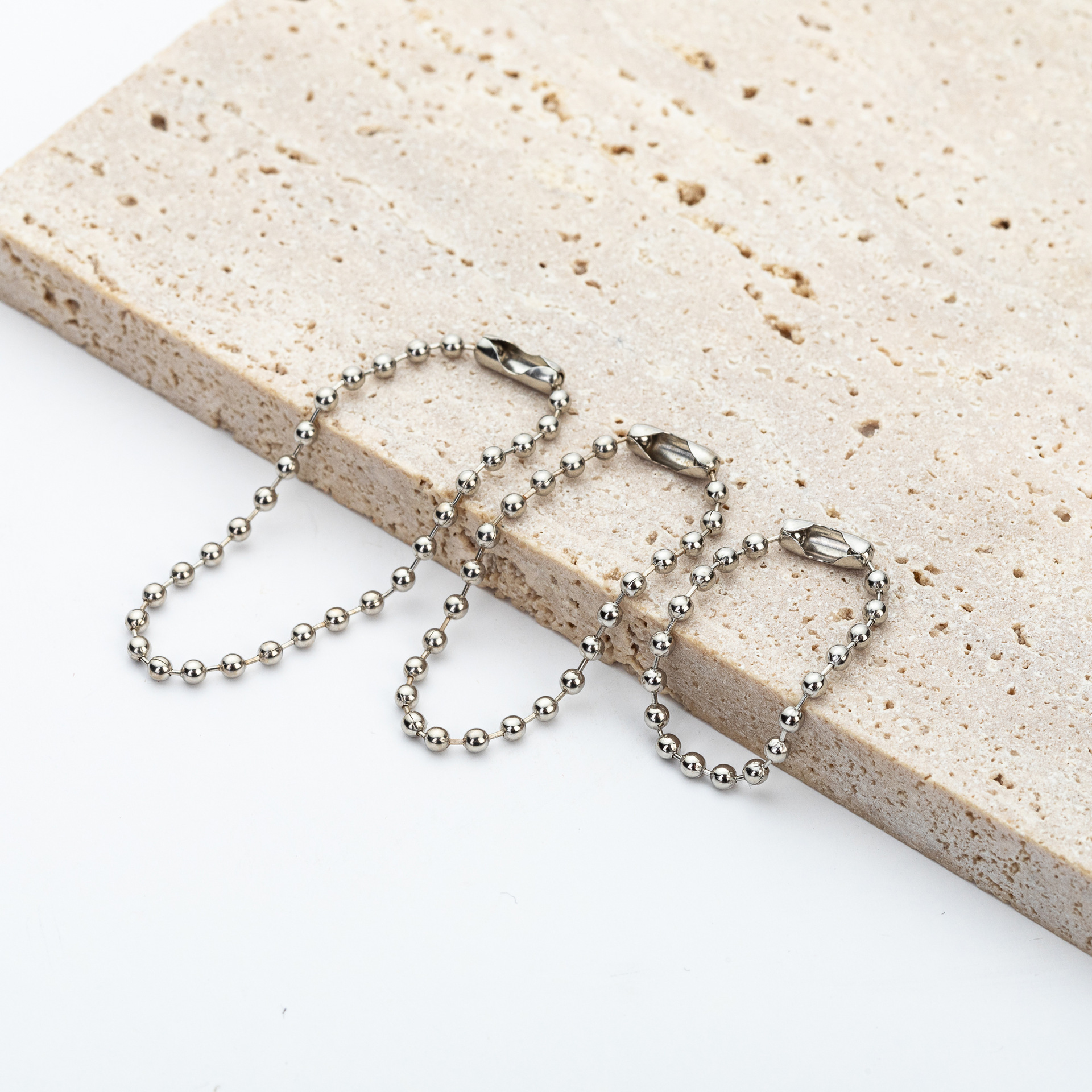 2.4mm electroplated wave bead chain, colored iron bead chain, silver and black round bead chain, DIY accessory bead chain, clothing tag chain Specification image