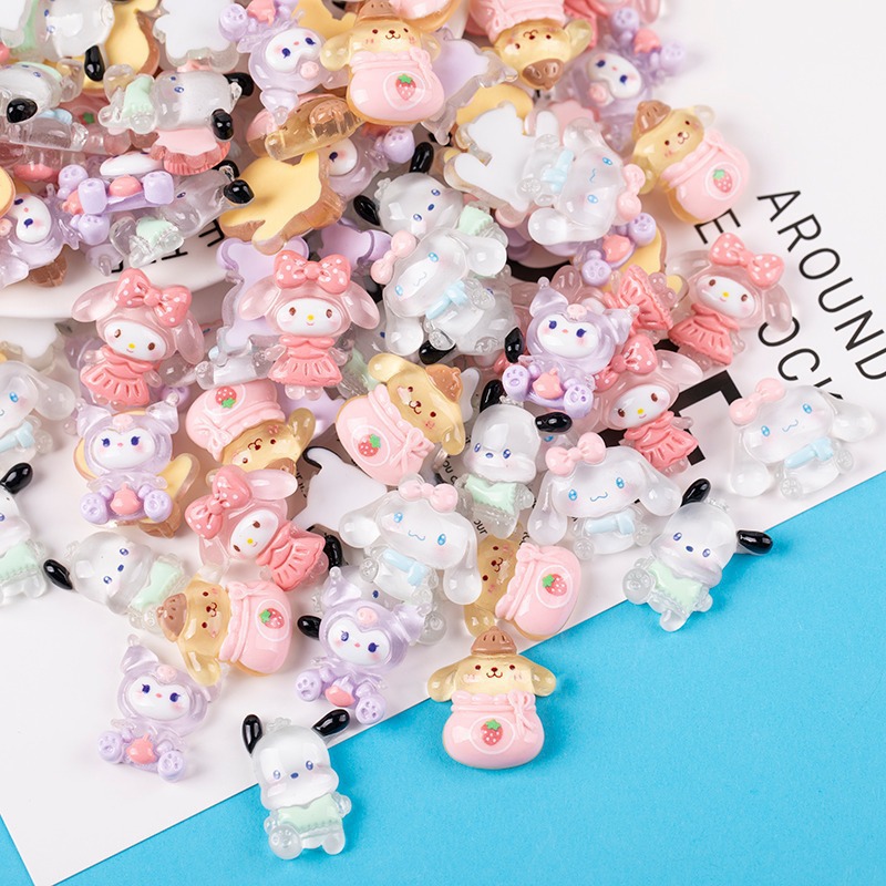 Resin accessories, cartoon ice transparent Sanrio diy cream glue phone case patches, hair accessories, fridge magnets, decorative materials Application Scenario