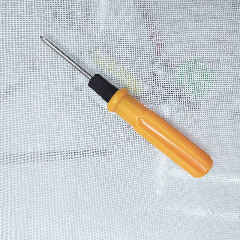 Factory wholesale 2-inch yellow dual-purpose screwdrivers, cross-head screwdrivers, one-yuan and two-yuan supply