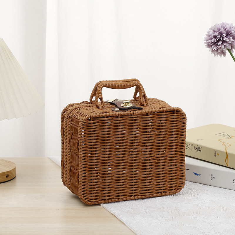 Rattan hand-woven suitcase, cosmetics storage box, wedding gift box, souvenir box Application Scenario