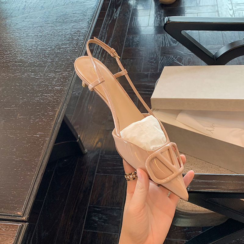 Summer new style sandals: French retro pointed-toe, hollowed-out, high-heeled sandals for women's commuting, 8208